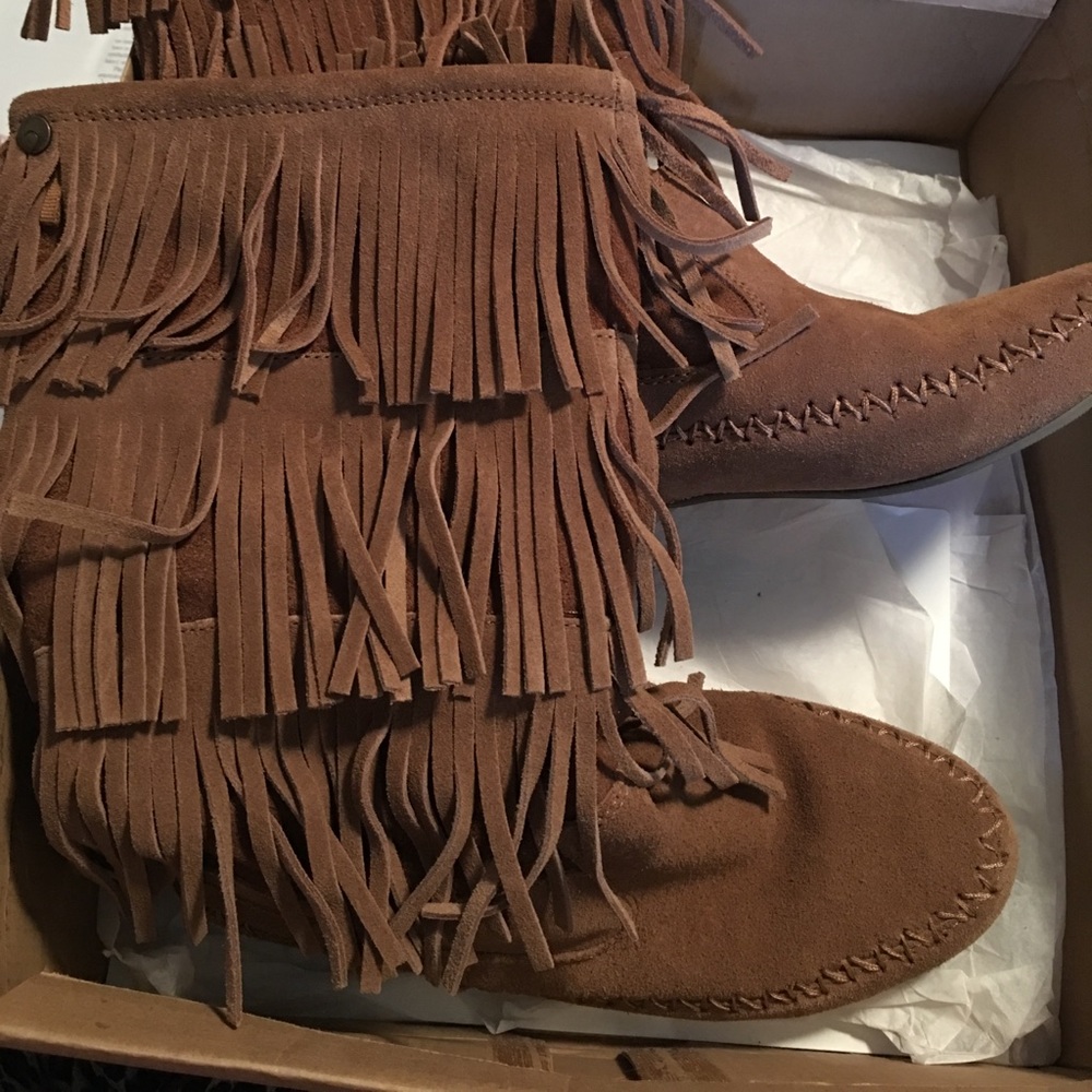 Makalu fringe boots